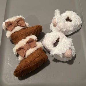 Bundle of shoes and slippers 6-12Mo